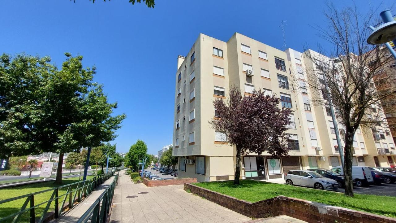 아마도라 Enjoy Lisbon Cascais Sintra 1200 Metres To Metro Blue Line Sintra Rail Line Free Parking 아파트 외부 사진