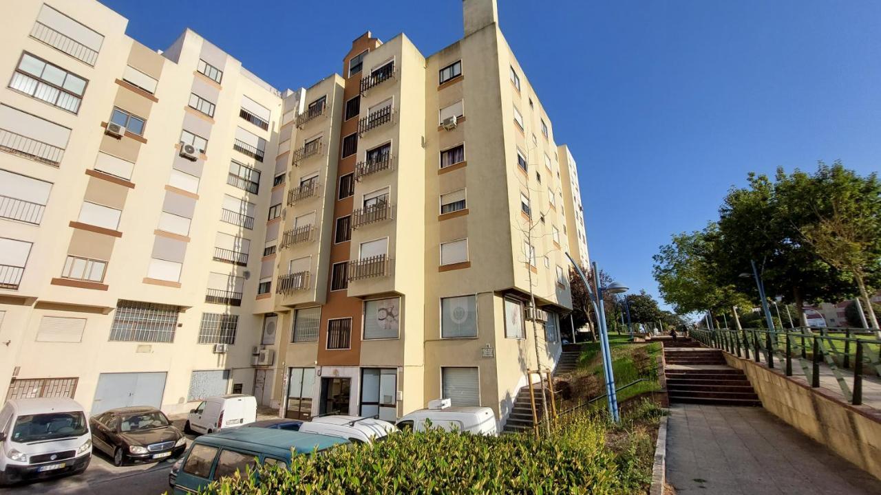 아마도라 Enjoy Lisbon Cascais Sintra 1200 Metres To Metro Blue Line Sintra Rail Line Free Parking 아파트 외부 사진