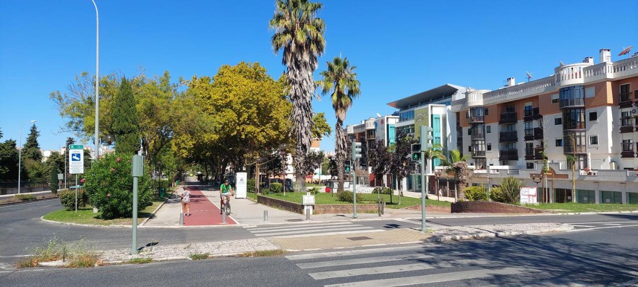 아마도라 Enjoy Lisbon Cascais Sintra 1200 Metres To Metro Blue Line Sintra Rail Line Free Parking 아파트 외부 사진